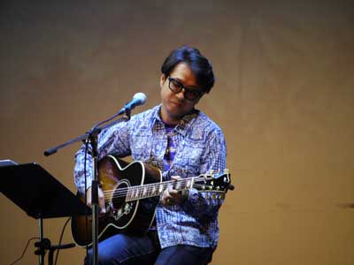 ��4��@����t�~�����J�^���̖͗l